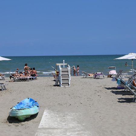 Hotel Senza Pensieri Riccione Zewnętrze zdjęcie