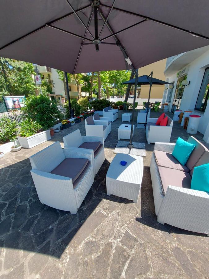 Hotel Senza Pensieri Riccione Zewnętrze zdjęcie