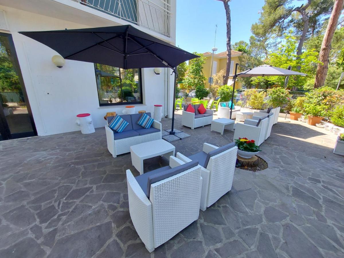 Hotel Senza Pensieri Riccione Zewnętrze zdjęcie