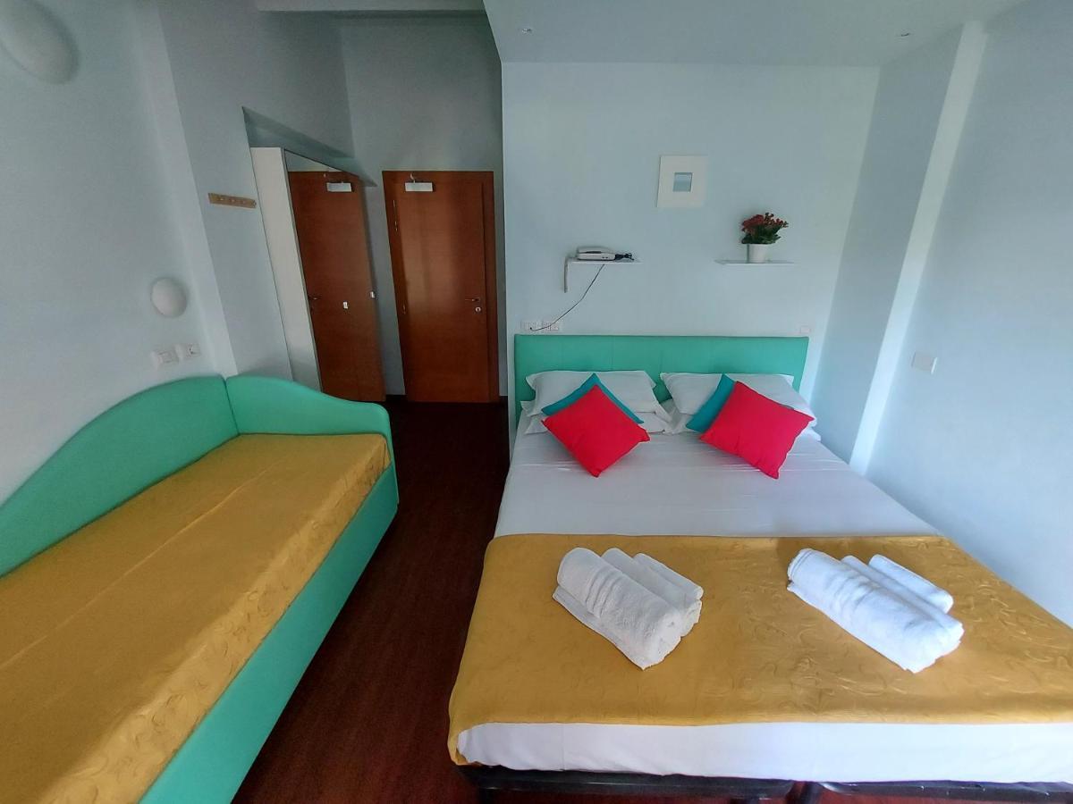 Hotel Senza Pensieri Riccione Zewnętrze zdjęcie