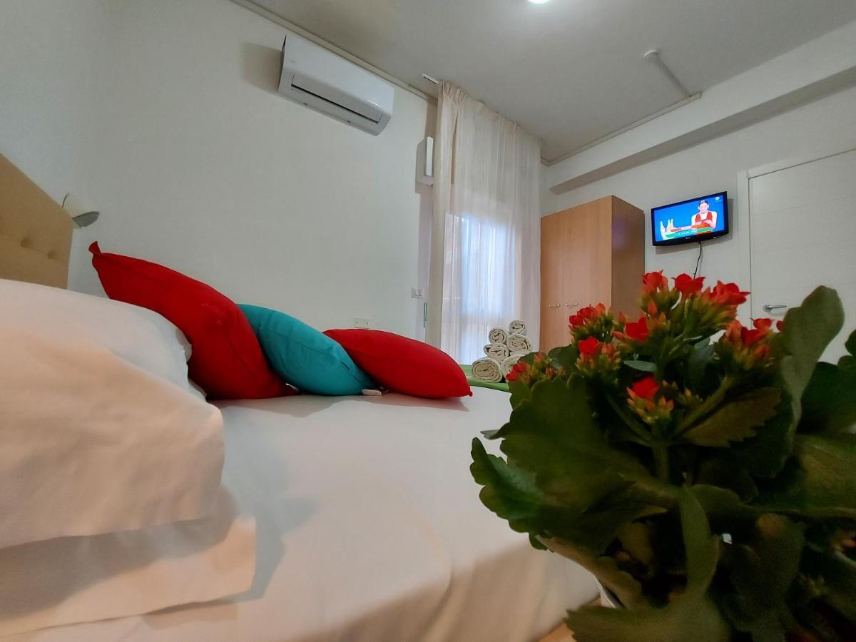 Hotel Senza Pensieri Riccione Zewnętrze zdjęcie