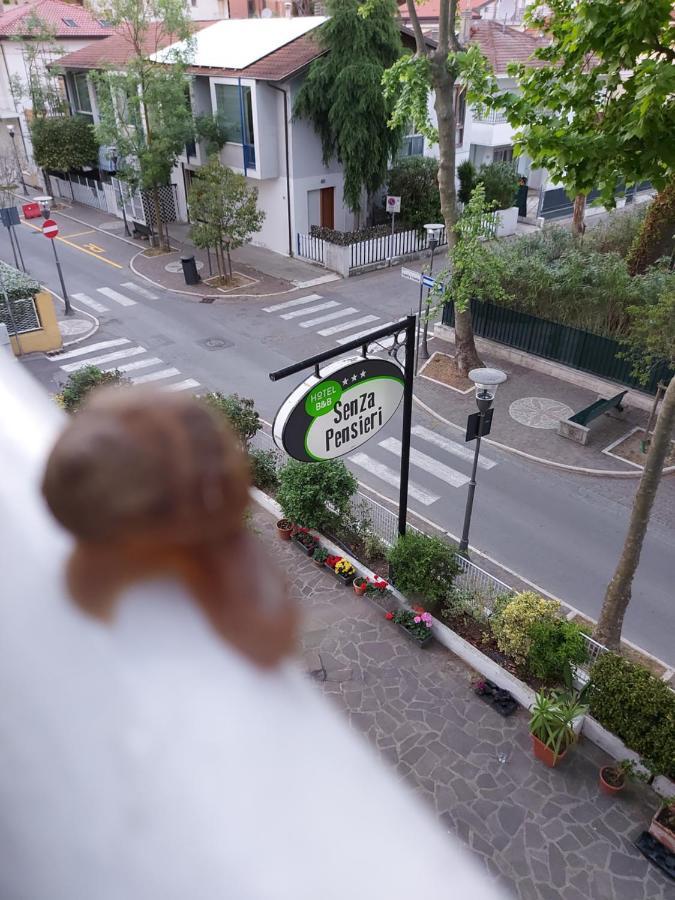 Hotel Senza Pensieri Riccione Zewnętrze zdjęcie