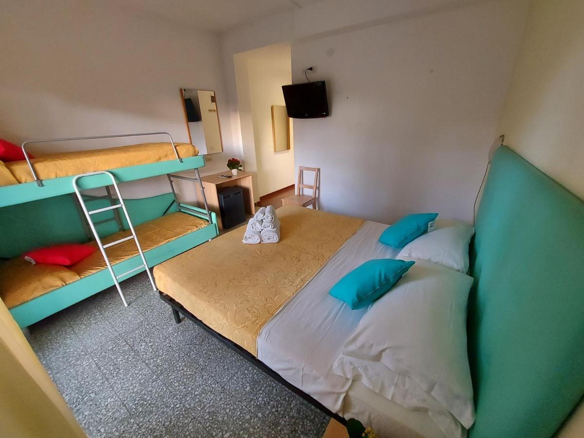 Hotel Senza Pensieri Riccione Zewnętrze zdjęcie