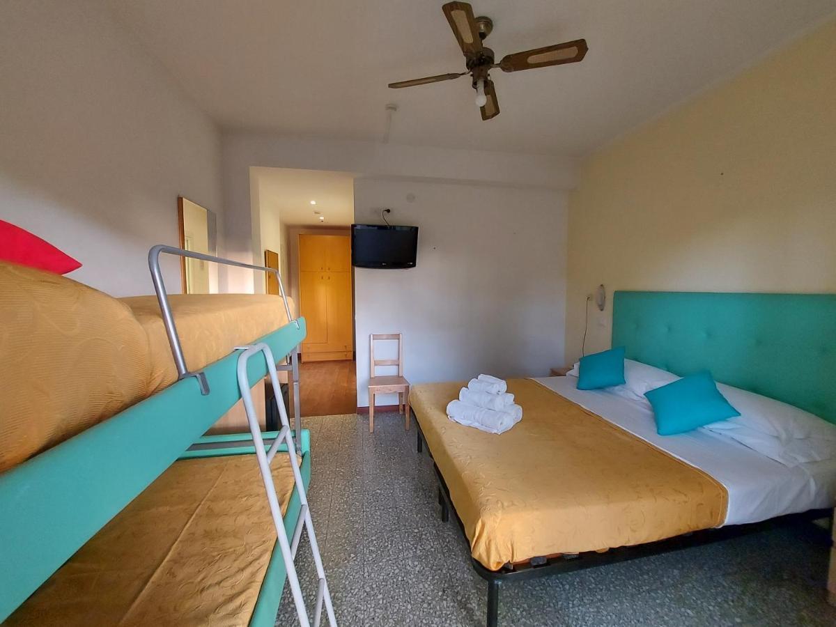 Hotel Senza Pensieri Riccione Zewnętrze zdjęcie