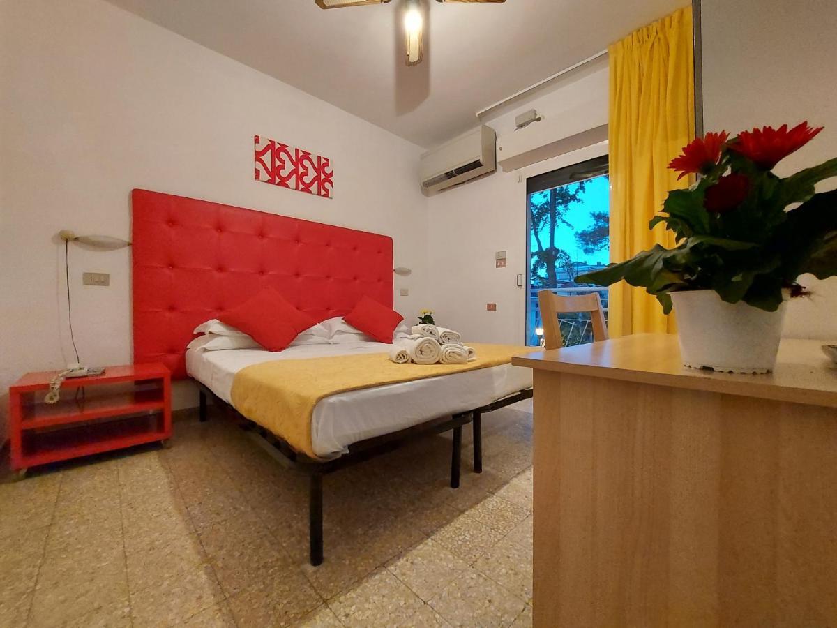 Hotel Senza Pensieri Riccione Zewnętrze zdjęcie