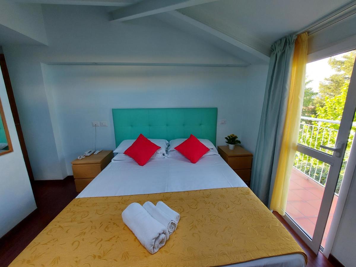 Hotel Senza Pensieri Riccione Zewnętrze zdjęcie