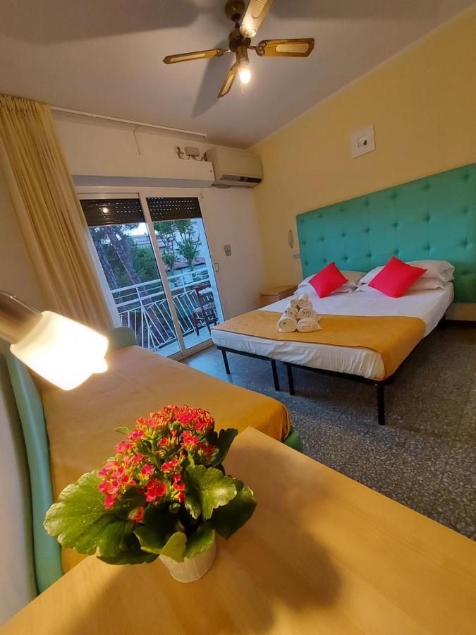Hotel Senza Pensieri Riccione Zewnętrze zdjęcie