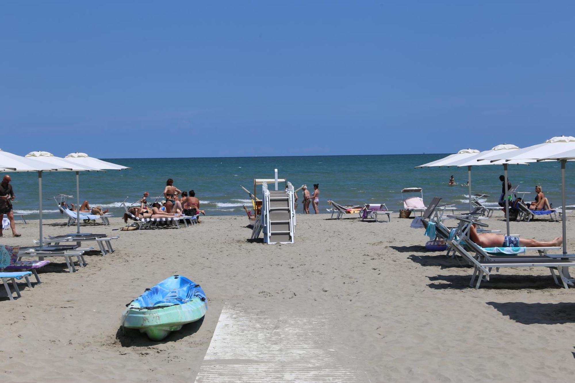 Hotel Senza Pensieri Riccione Zewnętrze zdjęcie